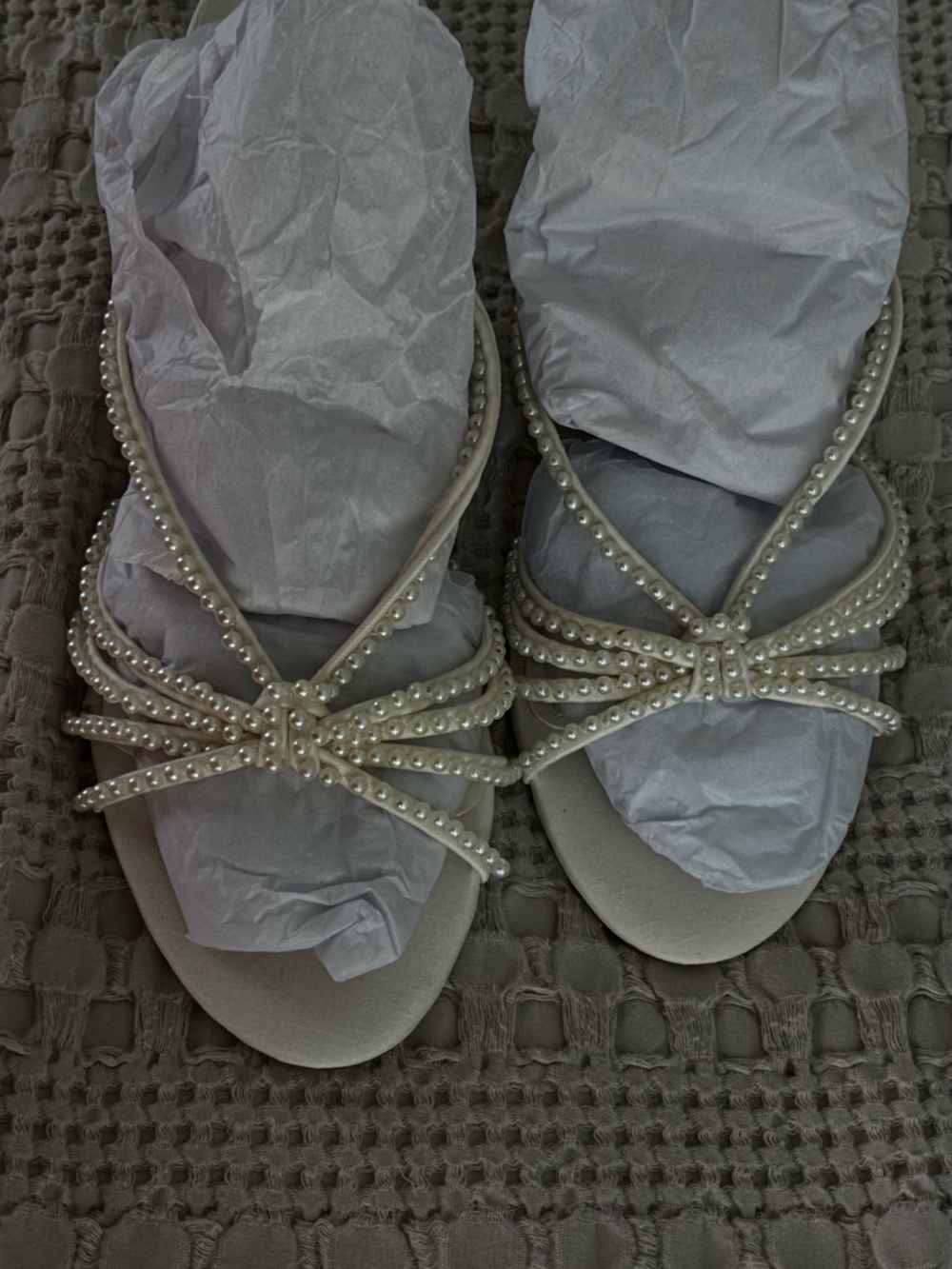 Steve Madden EDNA White Pearl-Strap Slide Sandals size 8 - Picture 5 of 6